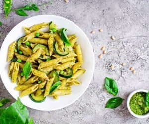 سلطة الباستا البيستو