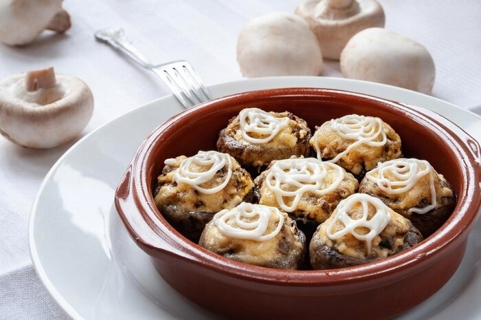مقادير وطريقة تحضير الفطر المحشي بالقشطة تحضير الفطر المحشي