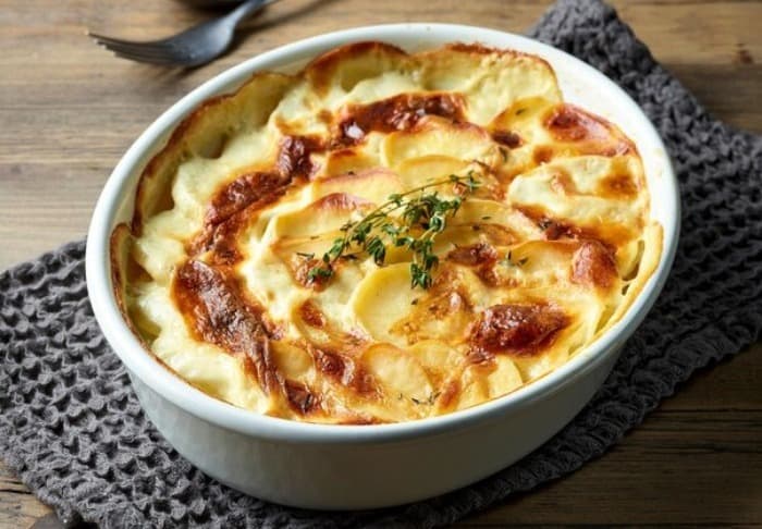 وصفة لتحضير غراتان البطاطا بالجبن في المنزل غراتان البطاطا بالجبن