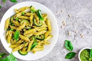 سلطة الباستا البيستو