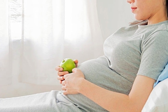 التفاح أثناء الحمل