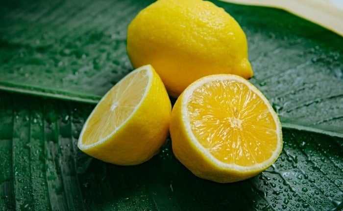 استخدم عصير الليمون 