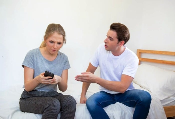 كيف تتحدث مع زوجك عندما تكون متوترًا