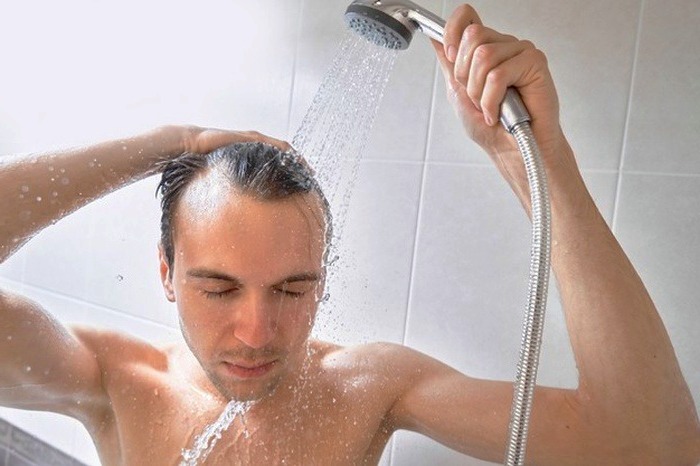 غسل الشعر يومياً