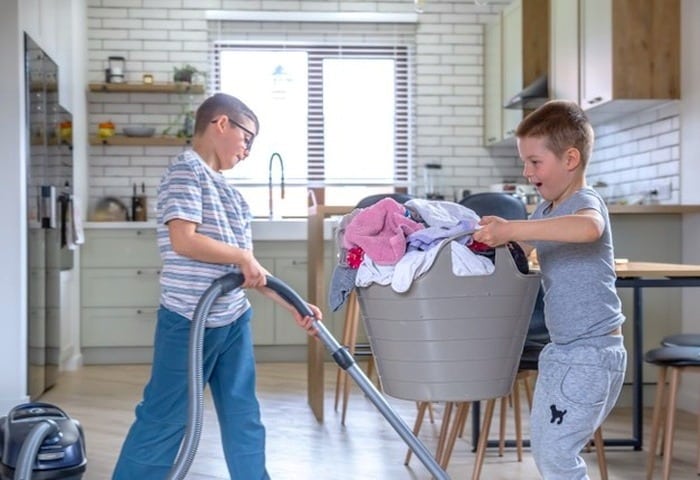 الأعمال المنزلية للطفل